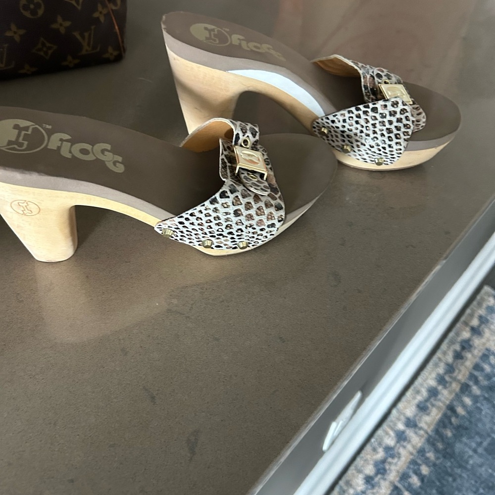 Chic Flogg Women's Animal Print Heels